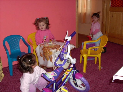 Ti csak jtszatok nyugodtan n addig eltntetem a bogykat!